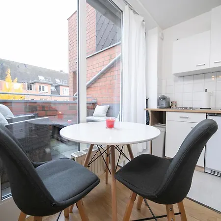 Shiny - Zentral Mit Balkon - Messe - Kueche Lägenhet *