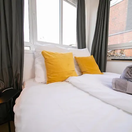 Shiny - Zentral Mit Balkon - Messe - Kueche نيوس