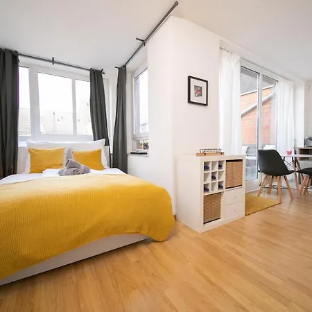 Shiny - Zentral Mit Balkon - Messe - Kueche * Neuss