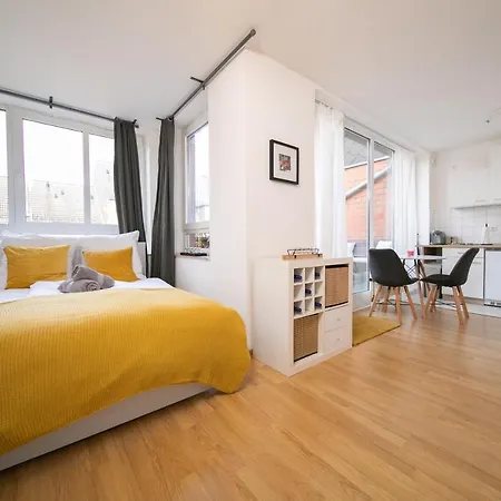 Shiny - Zentral Mit Balkon - Messe - Kueche شقة نيوس