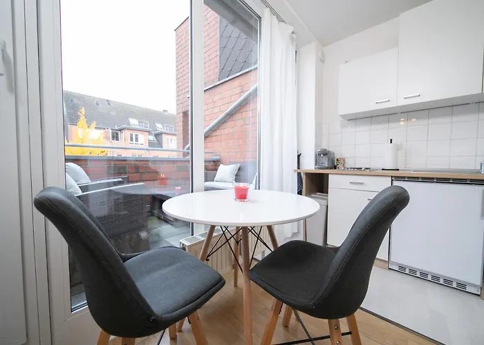 Shiny - Zentral Mit Balkon - Messe - Kueche Lägenhet *