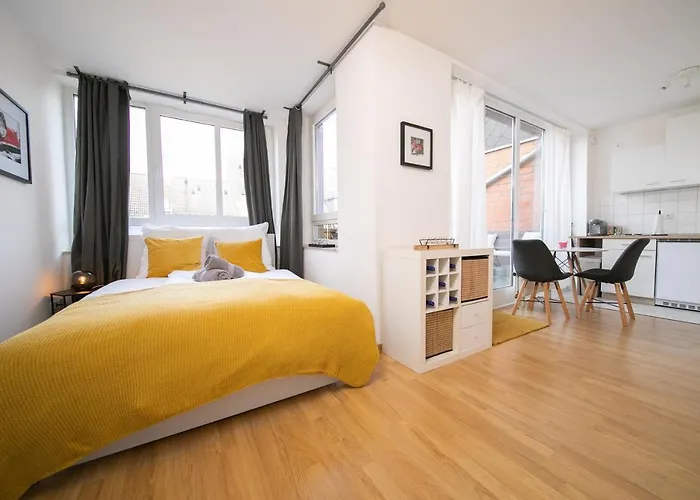 Shiny - Zentral Mit Balkon - Messe - Kueche * Neuss