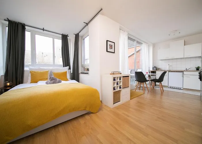 Shiny - Zentral Mit Balkon - Messe - Kueche Apartment Neuss